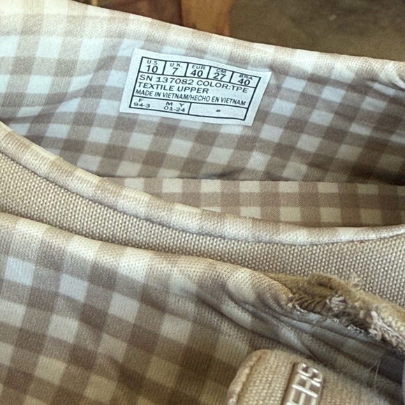 Skechers women’s boat shoe very good condition size 10, beige plush comfort - Picture 4 of 13